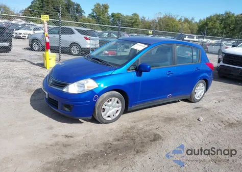 2011 Nissan Versa 1.8S z USA, uszkodzony, nr VIN 3N1BC1CP6BL446421